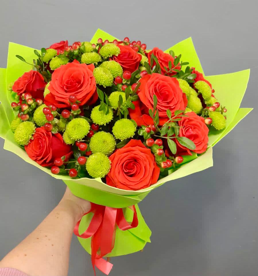 Букет цветов из: Хризантемы и Розы в Перми