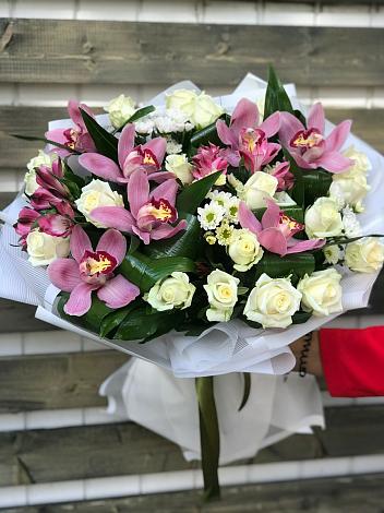 Букет цветов из: Розы и Хризантемы в Перми