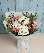 Букет цветов из:  Розы, Лизиантусы и Хризантемы в Перми