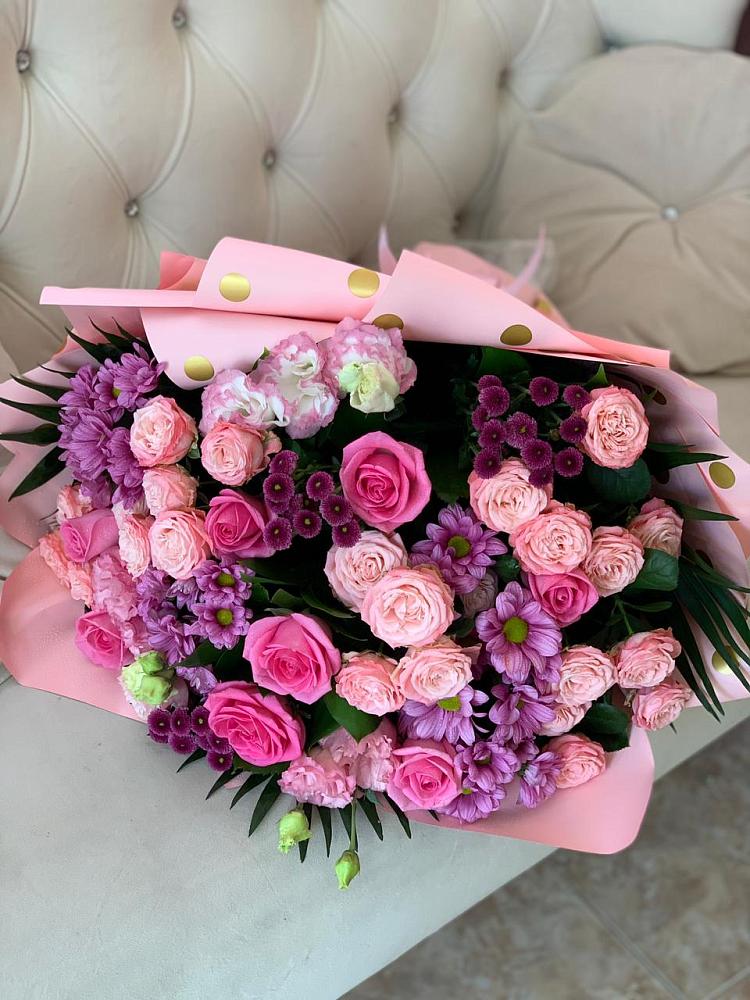 Букет цветов из: Хризантемы, Розы и Лизиантусы в Перми