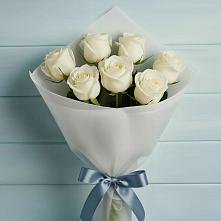 Букет 7 Белых роз Эдлесс Лав в Перми