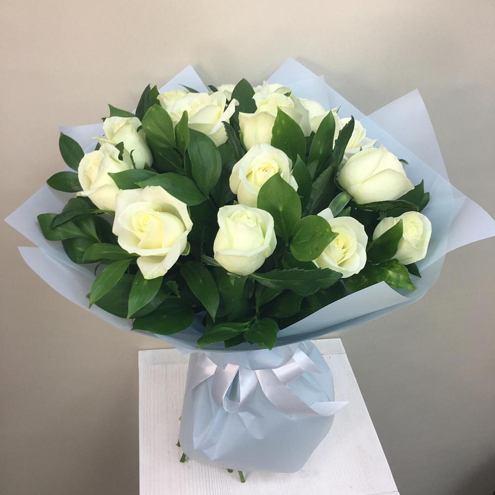 Букет 15 Белых роз Проуд в Перми