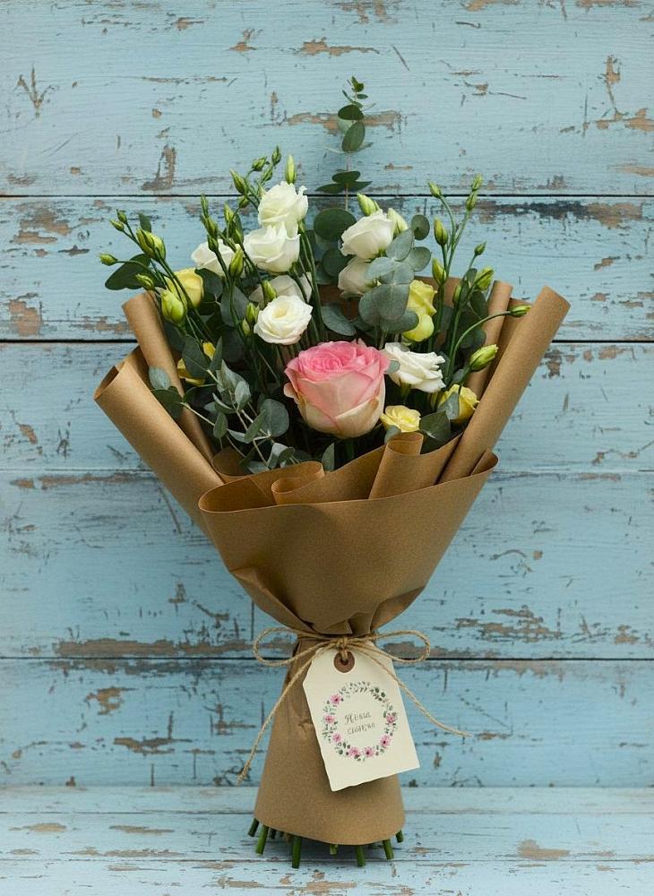 Букет цветов из: Розы и Лизиантусы в Перми