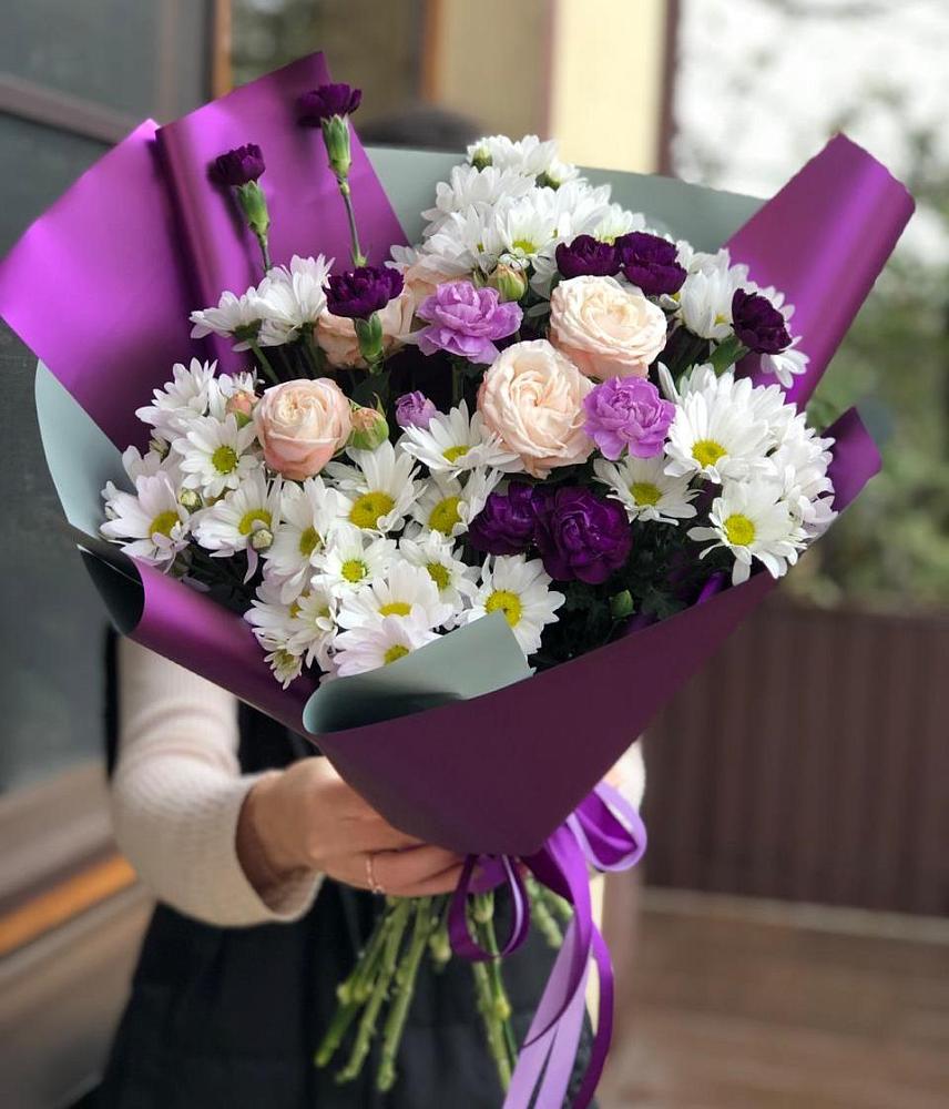 Букет цветов из: Хризантемы, Гвоздики и Розы в Перми