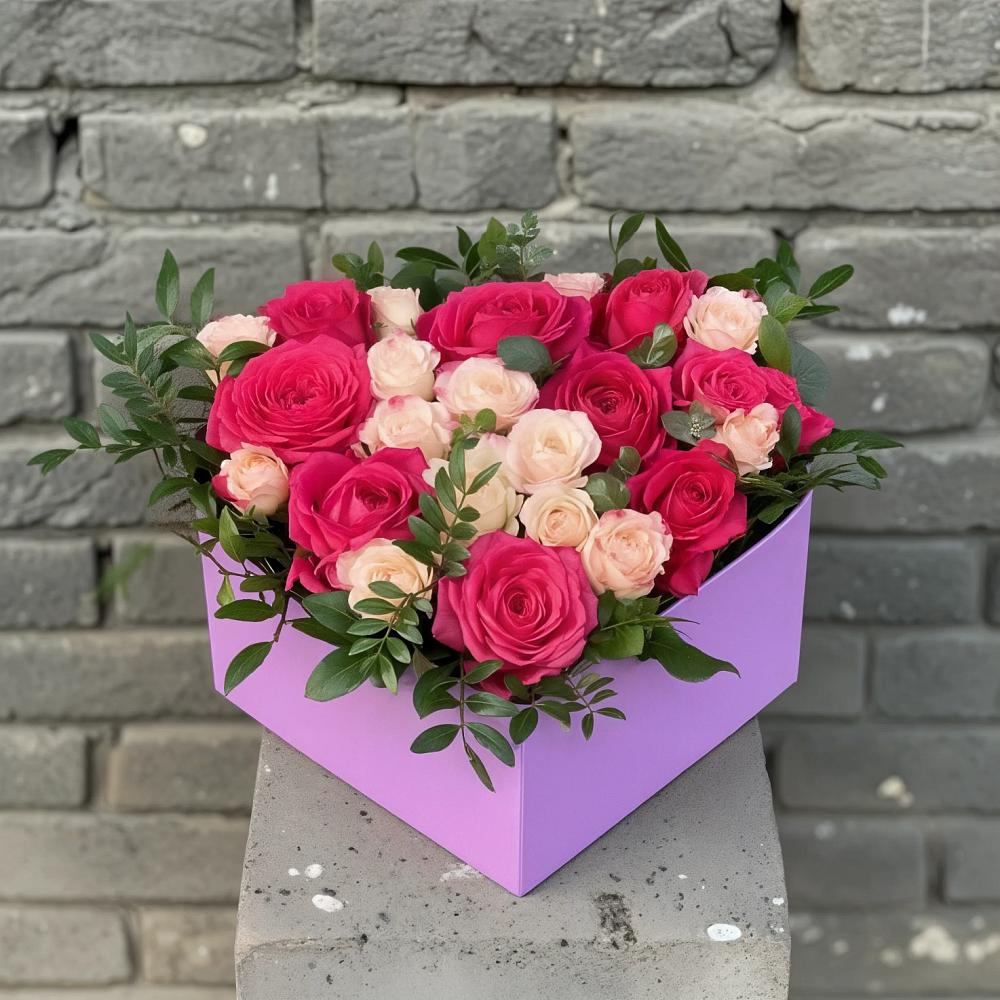 Цветочная композиция из Розы в коробке в Перми