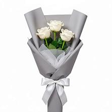 Букет 3 белые розы в Перми
