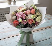 Букет цветов из:  Розы, Лизиантусы и Гвоздики в Перми