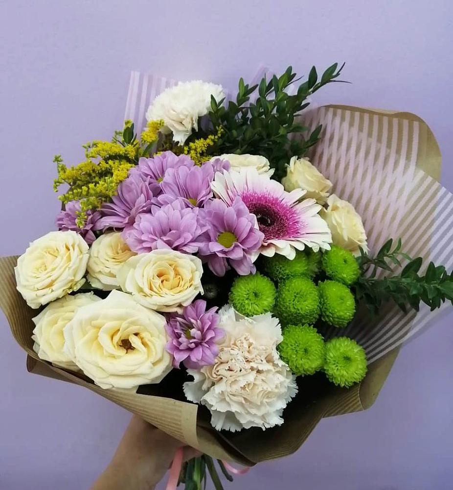 Букет цветов из: Хризантемы, Розы, Гвоздики и Герберы в Перми