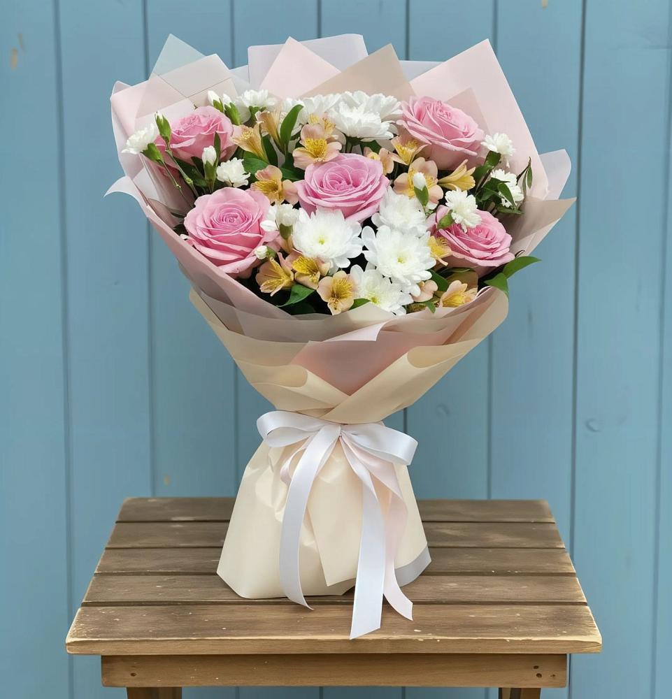 Букет цветов из: Гвоздики, Орхидеи и Розы в Перми