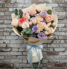 Букет цветов из:  Розы, Лизиантусы и Гвоздики в Перми