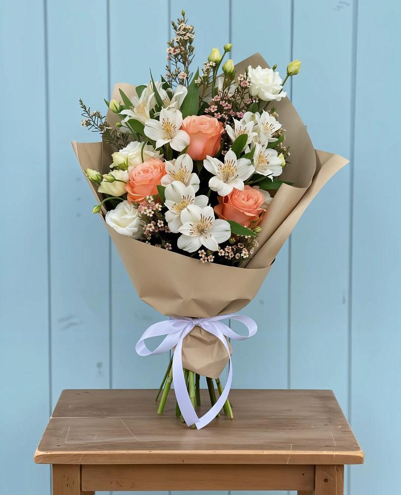 Букет цветов из: Альстромерии, Лизиантусы, Розы и Хризантемы в Перми